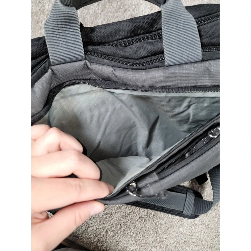 Thule Sweden Messenger Bag Padded Transit Work Crossbody Laptop Gray Cargo Strap